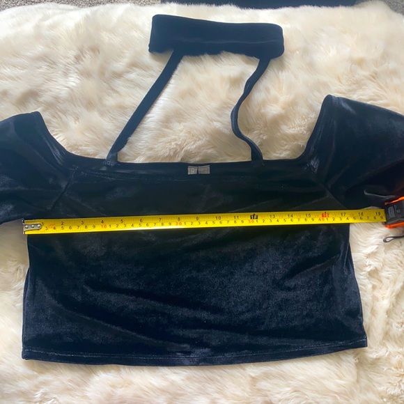ASOS Halter, Velvet Crop Top in Black Sz: UK 18 US:14 - Picture 5 of 6